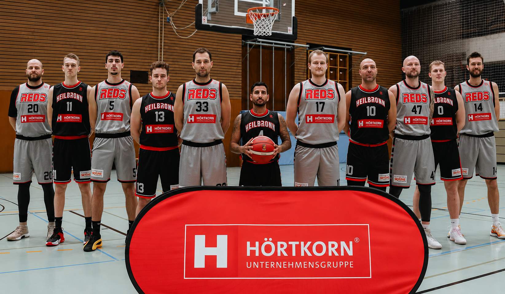BASKETBALL TRIKOTS