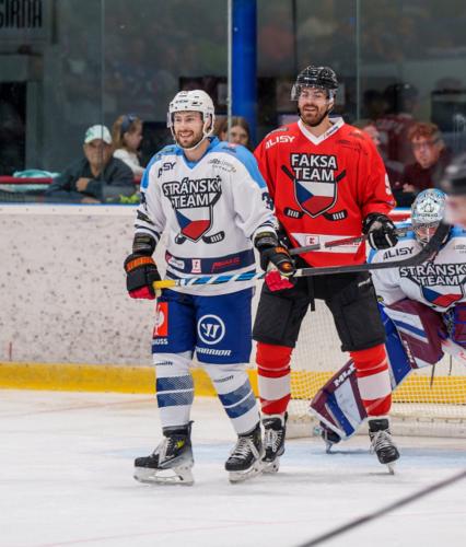 Hockey match: Team Faksa vs. Team Stránský