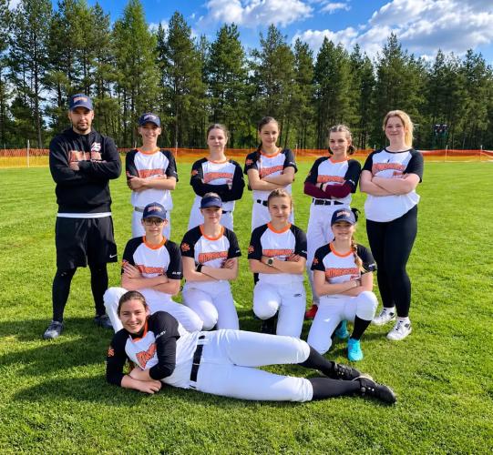 AMASOMA Softball Team in Custom ALISY SPORT Jerseys