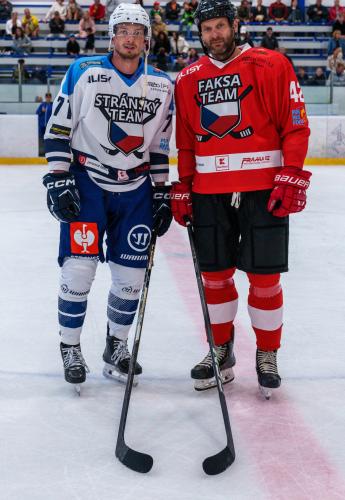 Hockey jerseys for the match between Team Faksa and Team Stránský